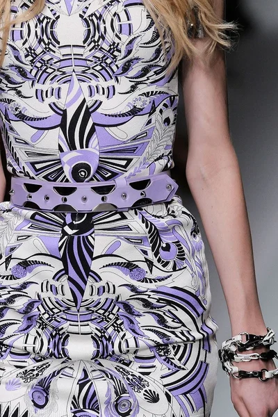 Look 99